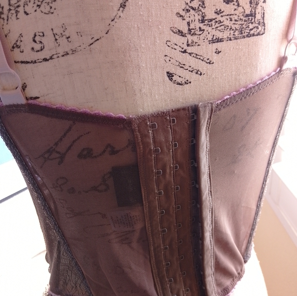 Brown Lace Intimate Set - Picture 5 of 16